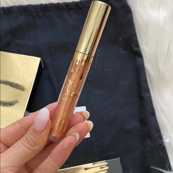 Kylie cosmetics bundle